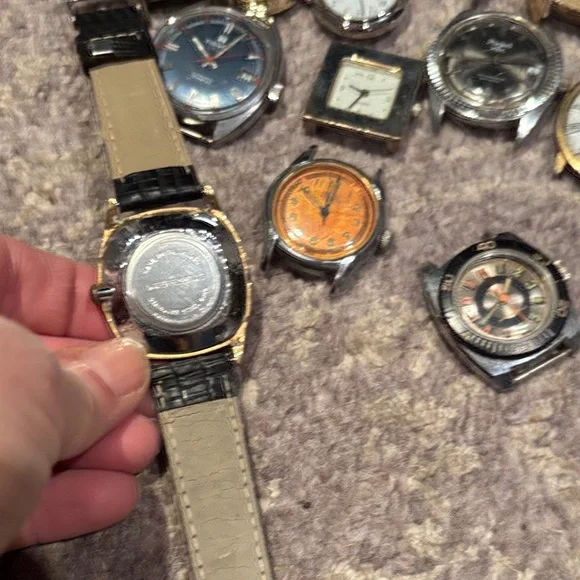 Timex Men's Watch with Gold Dial and Black Strap vintage windup square - Picture 3 of 6